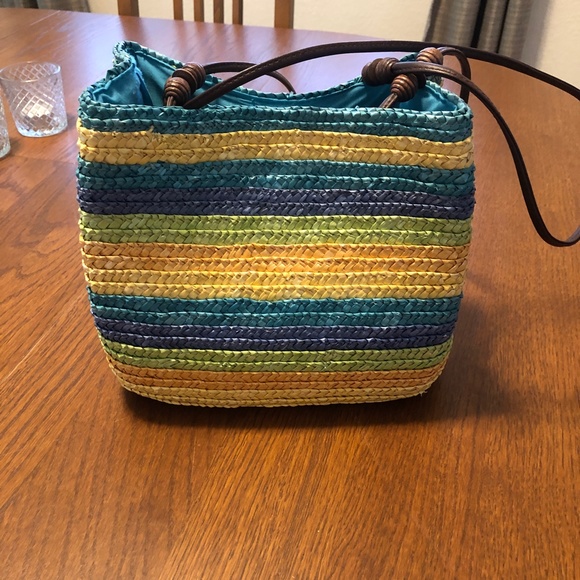 Wheat Straw Striped Summer Bucket Bag with Leather Straps - Picture 16 of 16